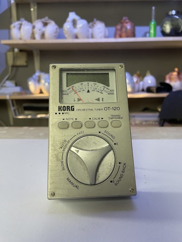foto accordatore usato per intonare gli strumenti