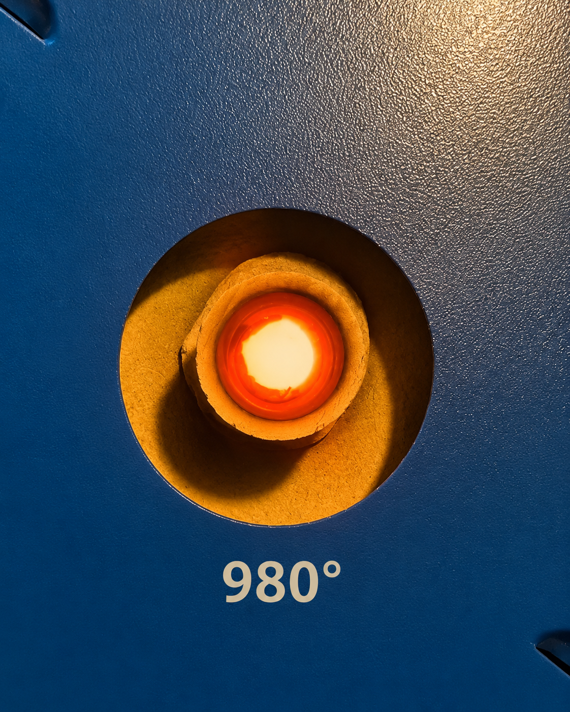 visione interna del forno a 980 gradi.